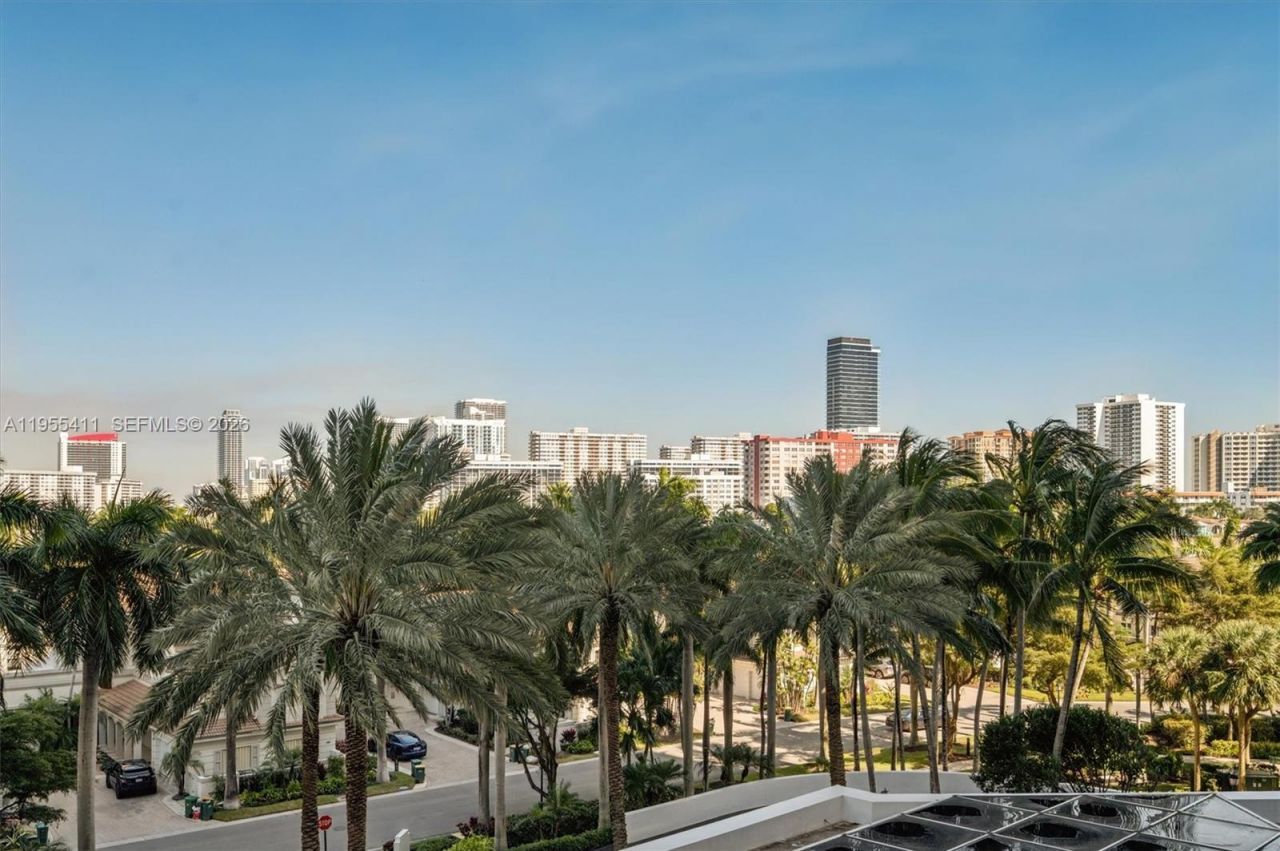 21200 Point Pl , Unit 504, Aventura, FL 33180 Photo