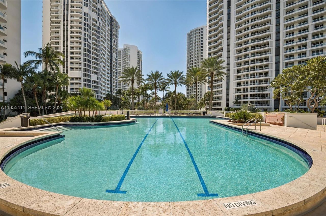 21200 Point Pl , Unit 504, Aventura, FL 33180 Photo