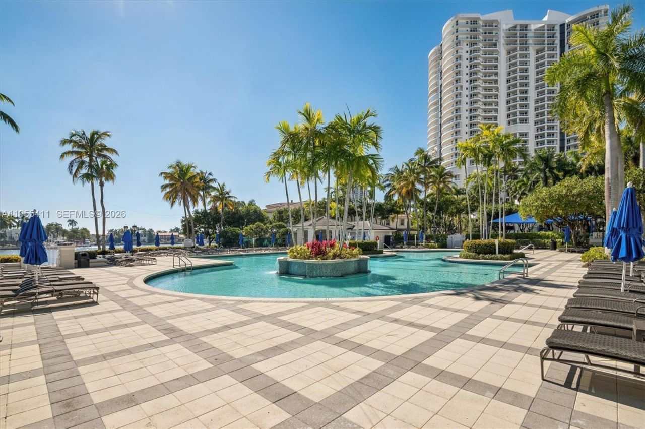 21200 Point Pl , Unit 504, Aventura, FL 33180 Photo