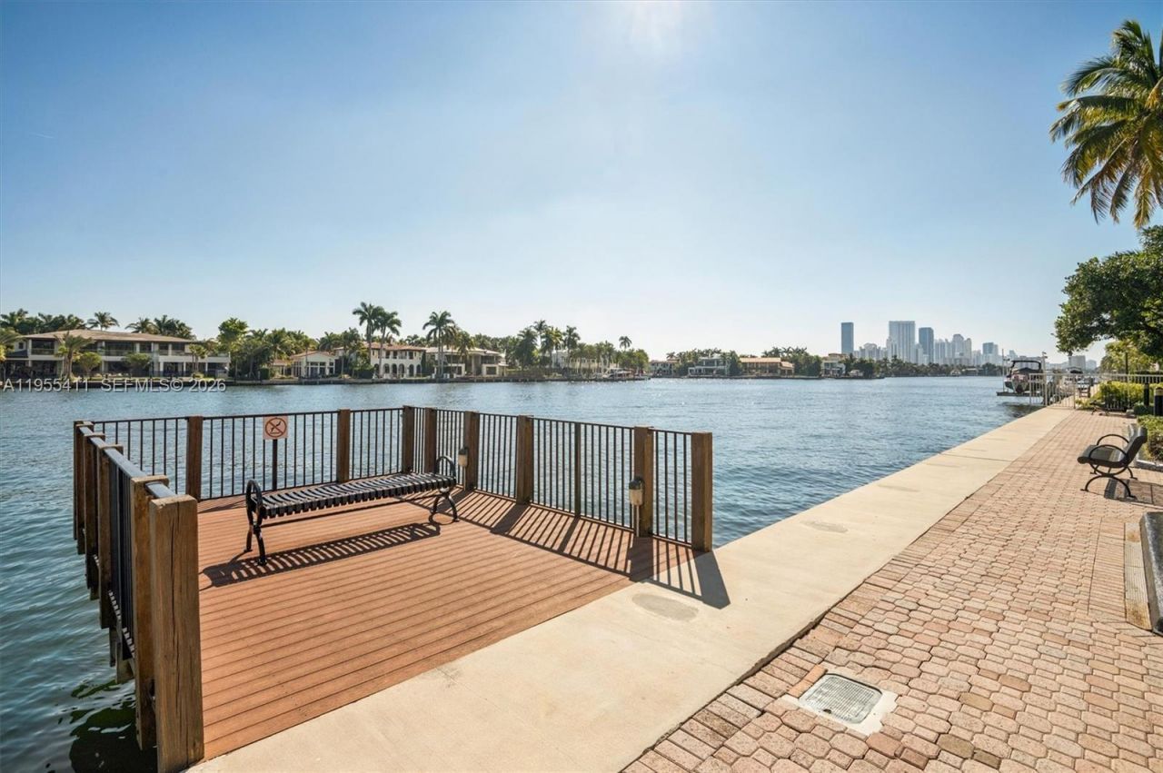 21200 Point Pl , Unit 504, Aventura, FL 33180 Photo