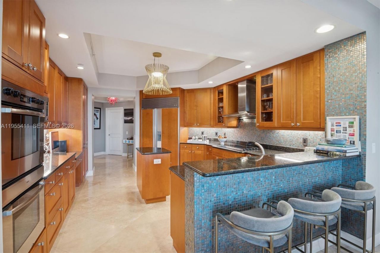 21200 Point Pl , Unit 504, Aventura, FL 33180 Photo