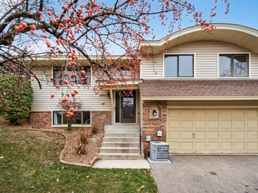 7275 Pontiac Circle, Chanhassen, MN 55317