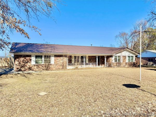 405 NW K Street , Stigler, OK 74462