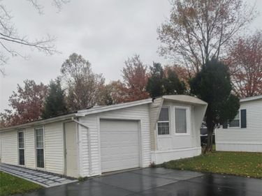 6 Highridge, Hamburg, NY 14075