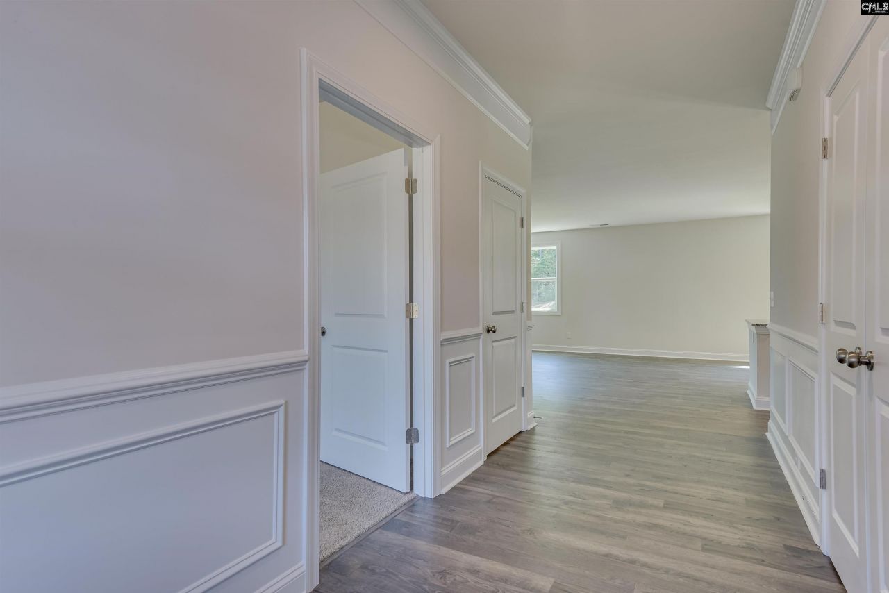 480 Hacienda Court Photo 4