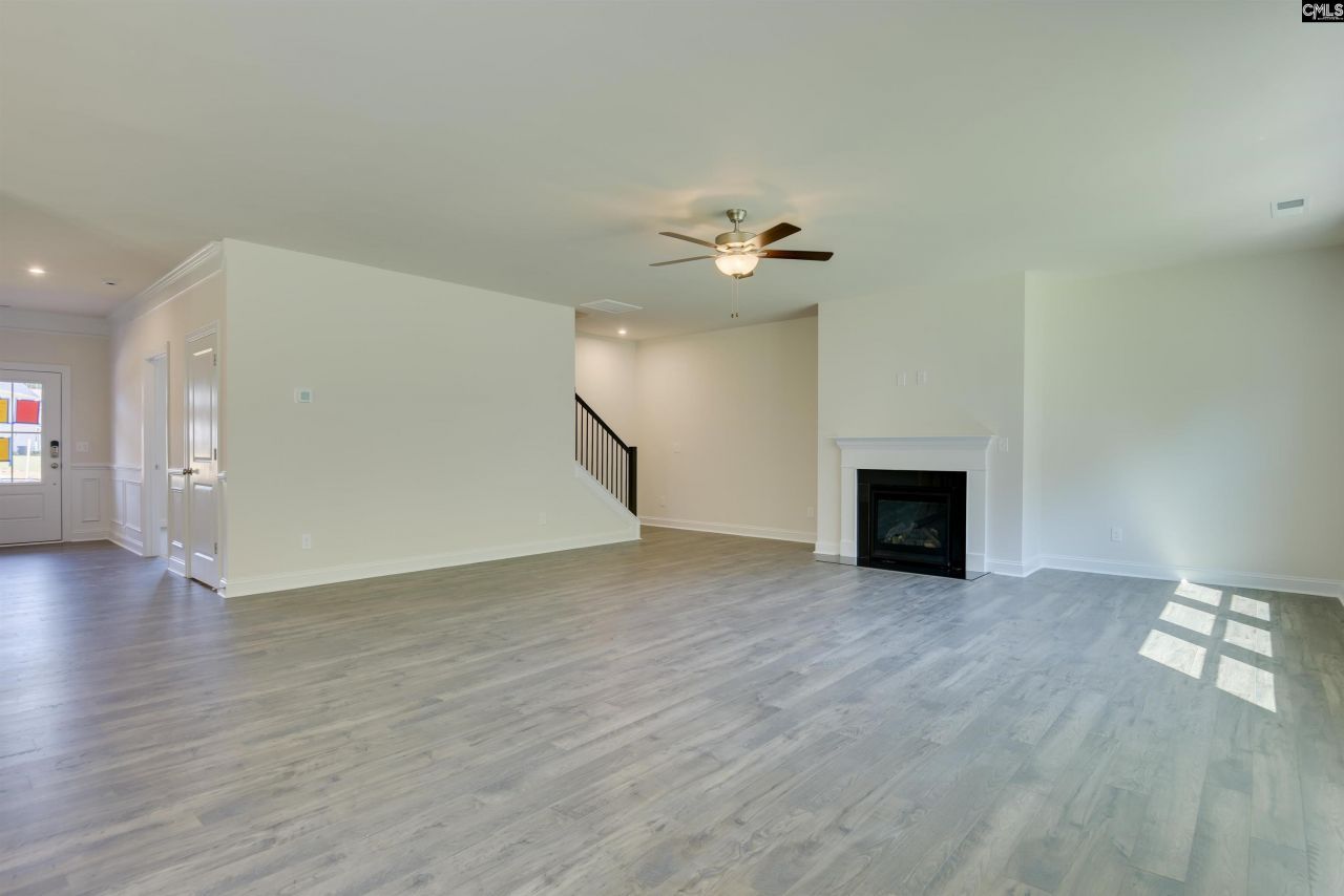 480 Hacienda Court Photo 5