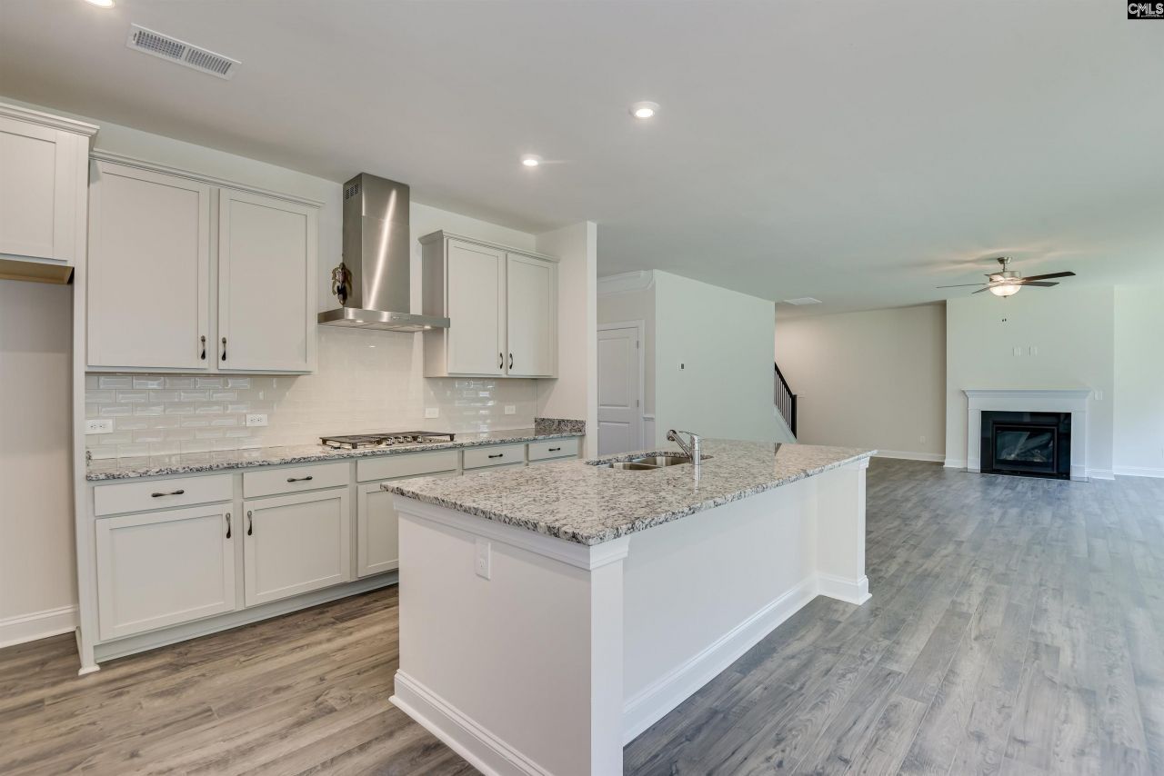 480 Hacienda Court Photo 9