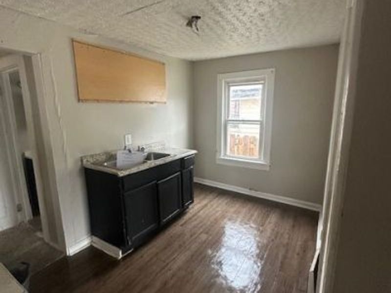 4678 E 147th Street, Cleveland, OH 44128 Photo 2