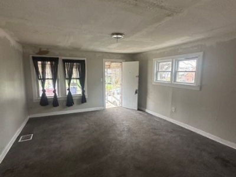 4678 E 147th Street, Cleveland, OH 44128 Photo 6