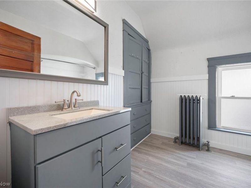 4002 Carlyle Avenue, Cleveland, OH 44109 Photo 19