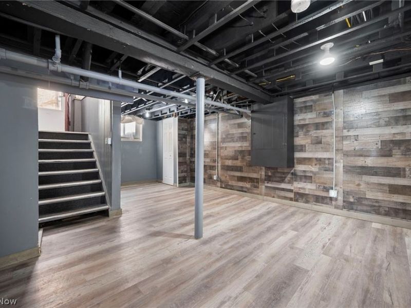 4002 Carlyle Avenue, Cleveland, OH 44109 Photo 28