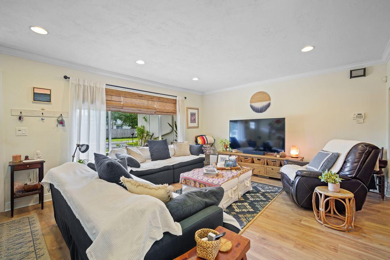 10611 NW 18th Place, Pembroke Pines, FL 33026 Photo