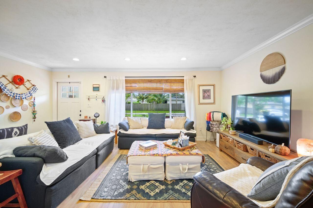 10611 NW 18th Place, Pembroke Pines, FL 33026 Photo