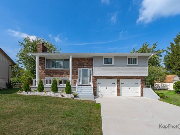 818 Brentwood Court, Schaumburg, IL 60193