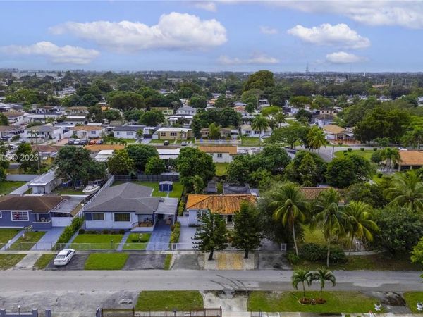 116 E 59 , Hialeah, FL 33013