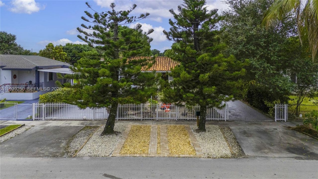 116 E 59 , Hialeah, FL 33013 Photo