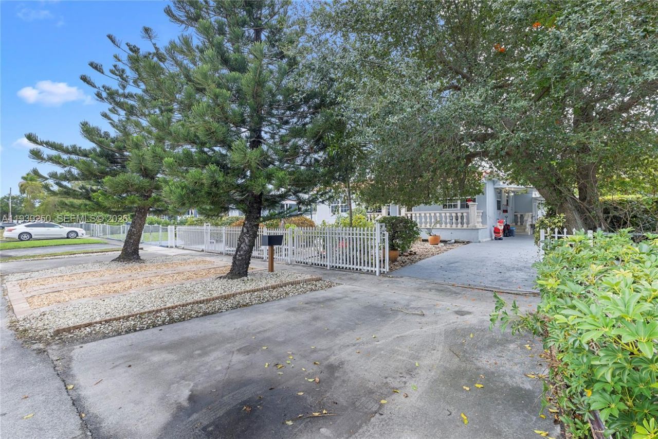 116 E 59 , Hialeah, FL 33013 Photo