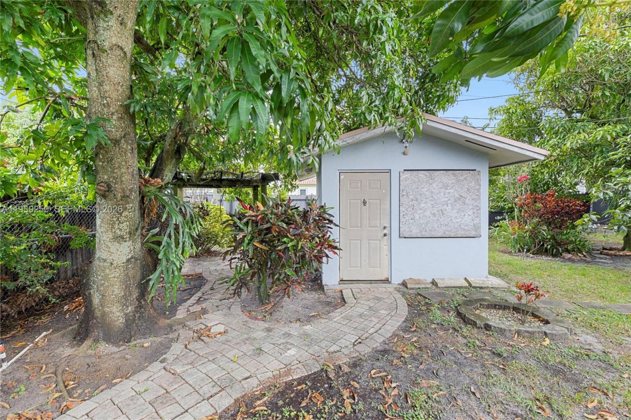 116 E 59 , Hialeah, FL 33013 Photo