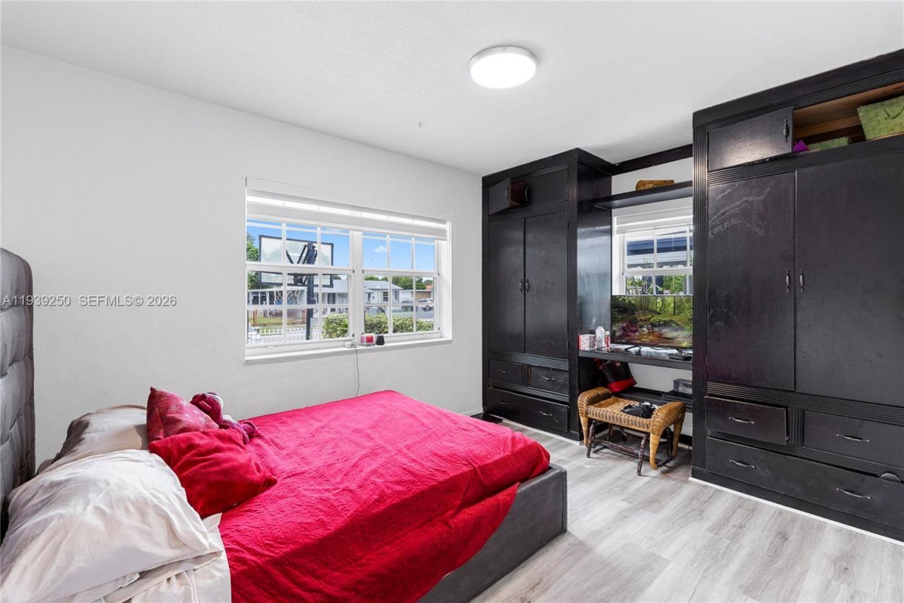 116 E 59 , Hialeah, FL 33013 Photo