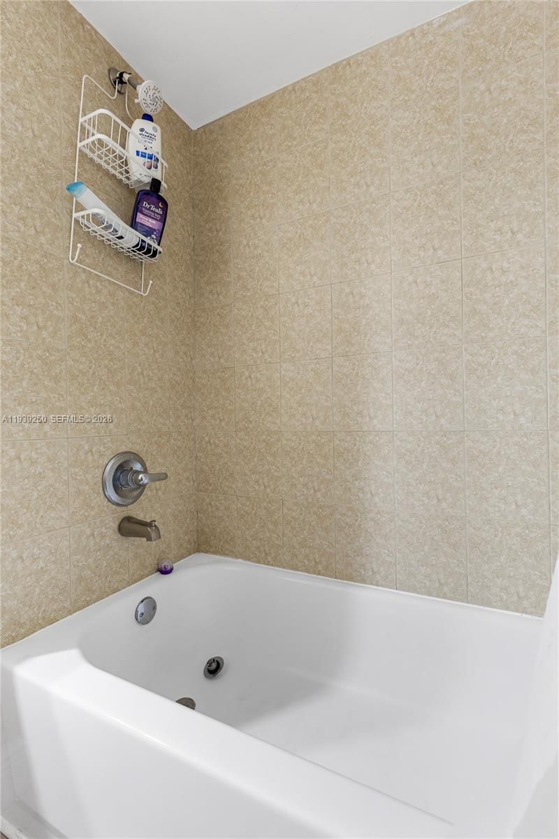 116 E 59 , Hialeah, FL 33013 Photo