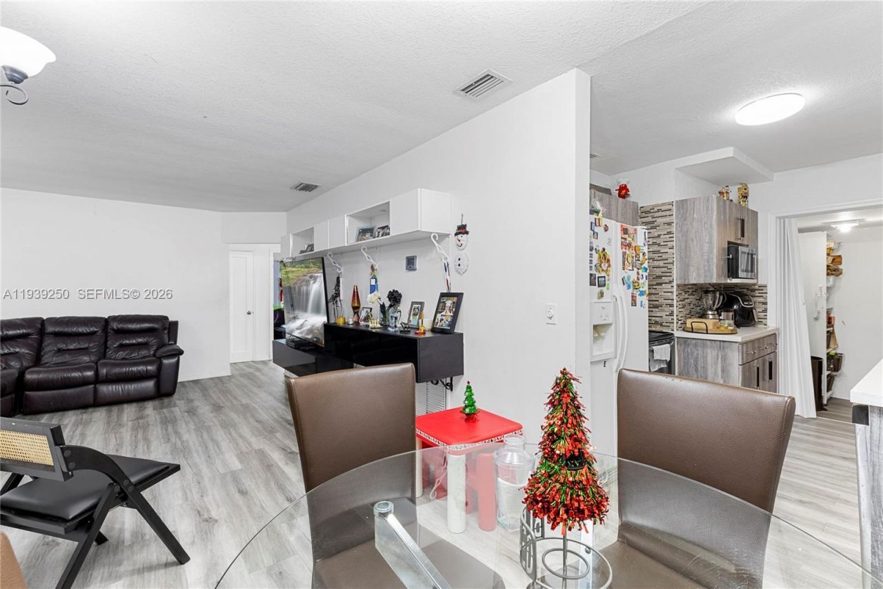 116 E 59 , Hialeah, FL 33013 Photo