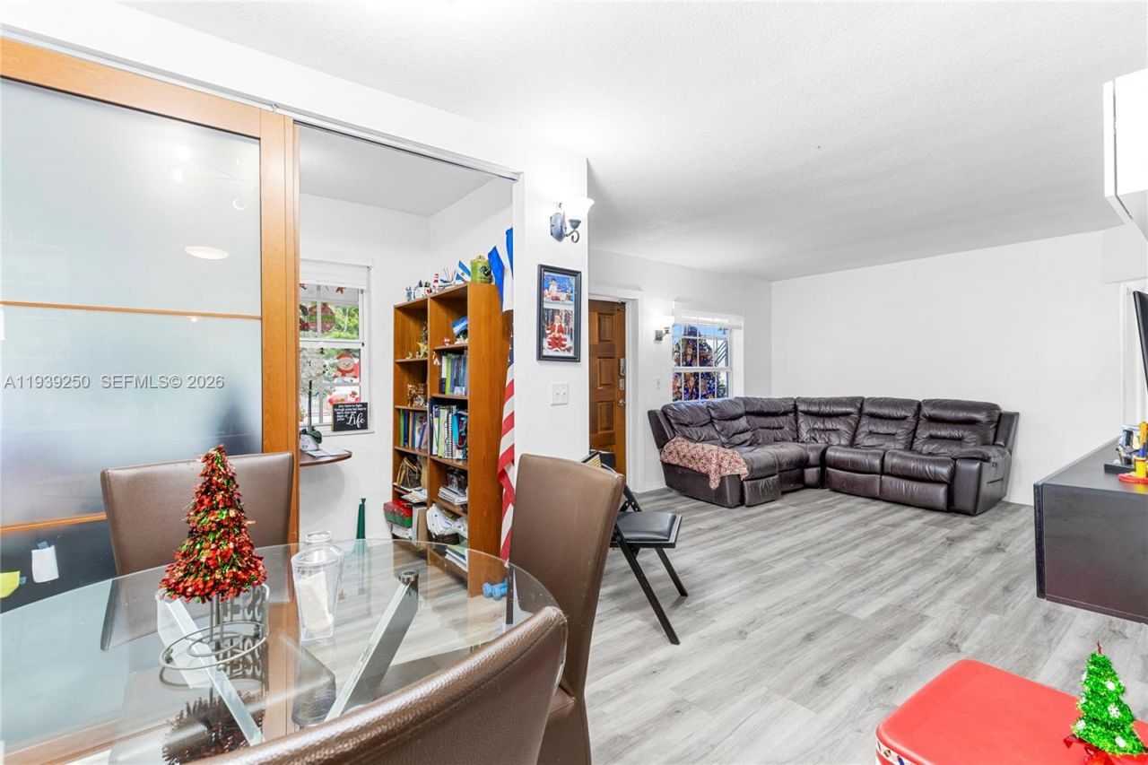 116 E 59 , Hialeah, FL 33013 Photo