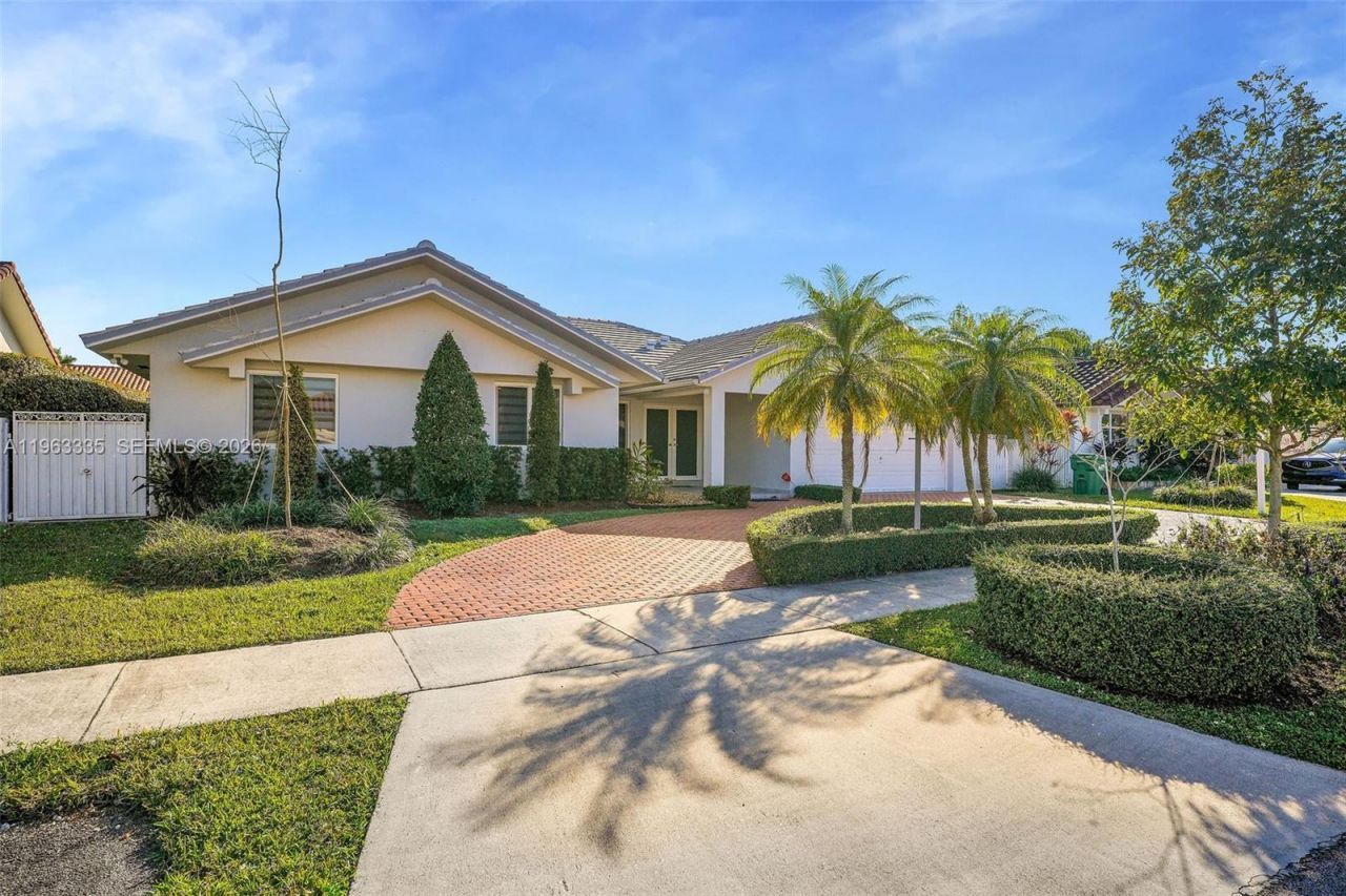 11472 SW 28th Ter, Miami, FL 33165 Photo