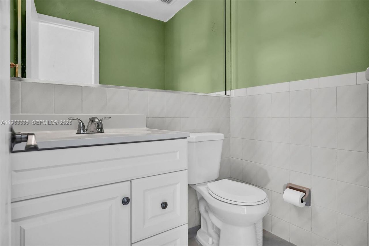 11472 SW 28th Ter, Miami, FL 33165 Photo