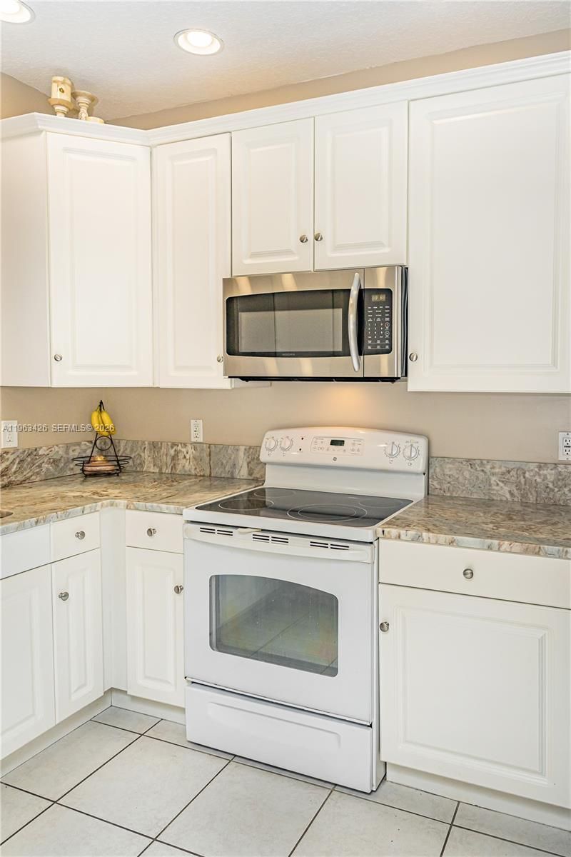 1651 Hawthorne Pl, Wellington, FL 33414 Photo