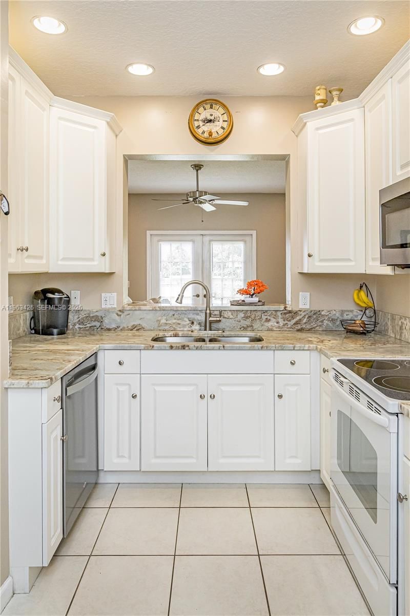 1651 Hawthorne Pl, Wellington, FL 33414 Photo