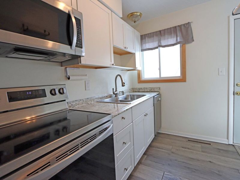 1242 Acton Road, Columbus, OH 43224 Photo 10