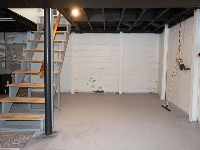 1242 Acton Road, Columbus, OH 43224 Photo 22