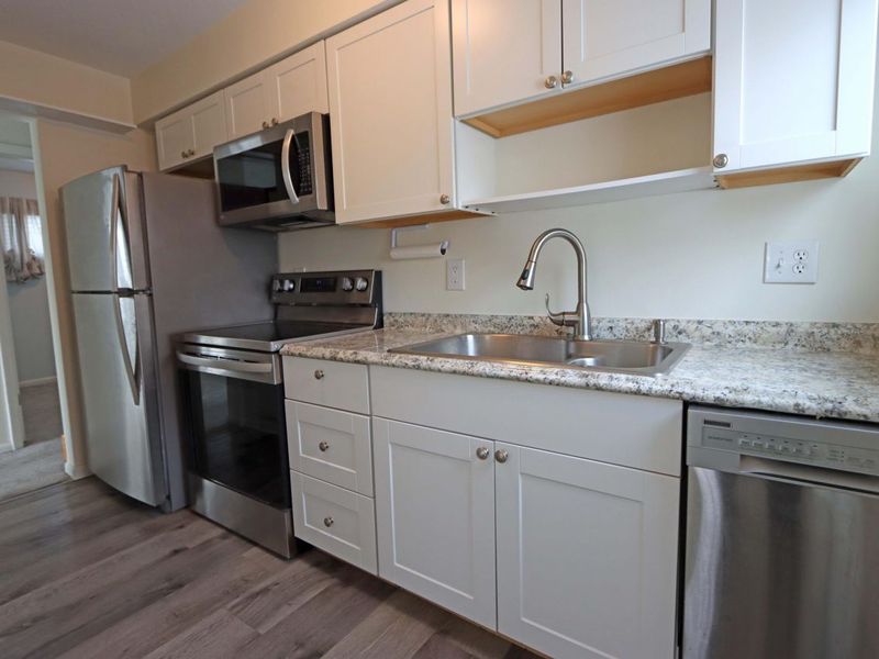 1242 Acton Road, Columbus, OH 43224 Photo 8