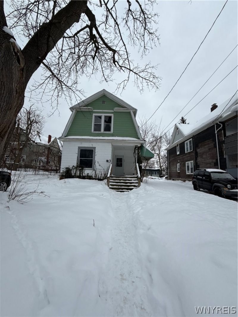 623 Chestnut Avenue, Niagara Falls, NY 14305 Main Photo