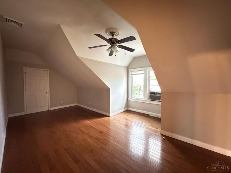 980 Dana Avenue, Cincinnati, OH 45229 Photo 89