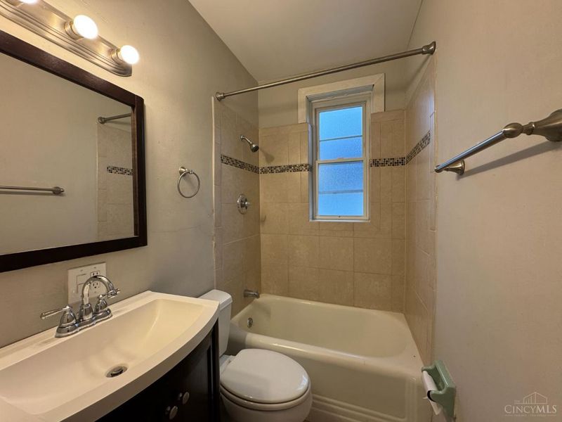 980 Dana Avenue, Cincinnati, OH 45229 Photo 90