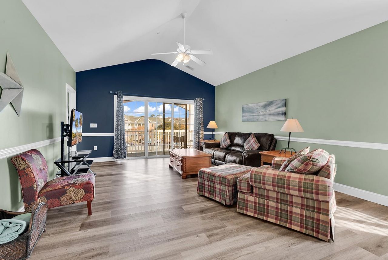 4878 Dahlia Ct. Photo 5