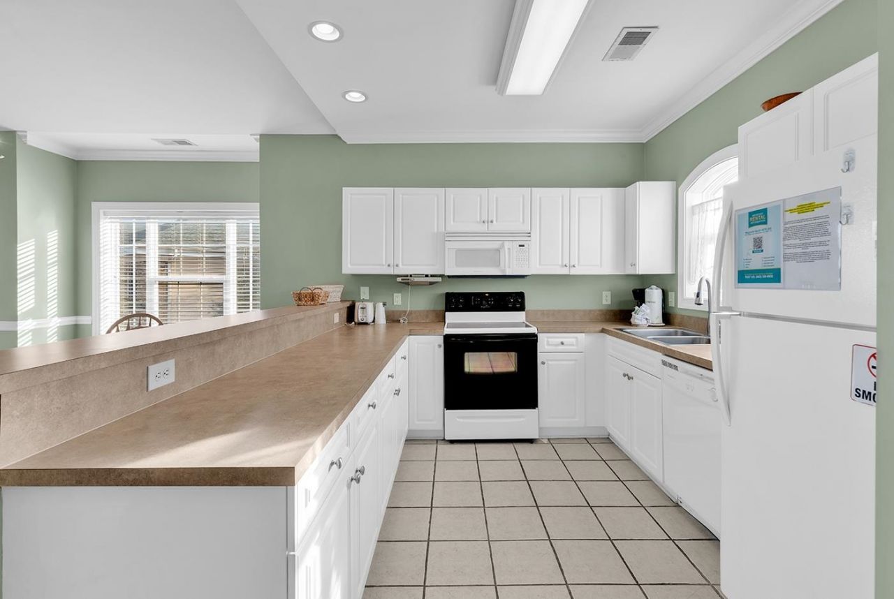 4878 Dahlia Ct. Photo 9