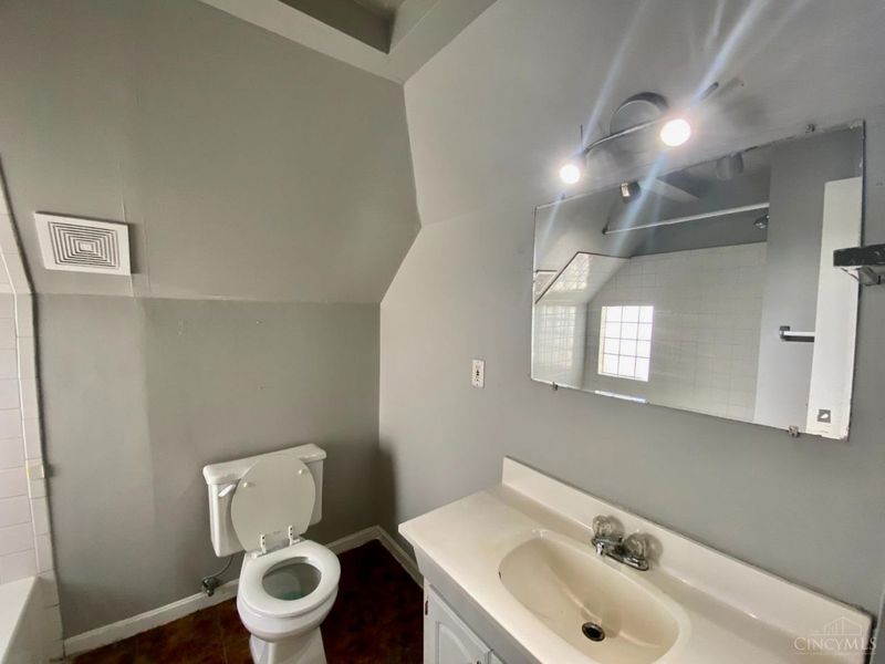 1025 Dana Avenue, Cincinnati, OH 45229 Photo 41