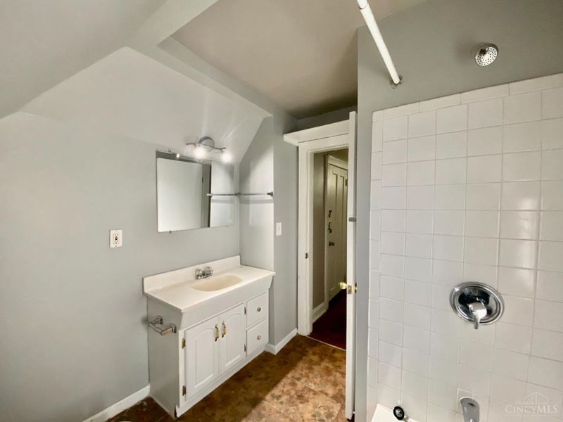 1025 Dana Avenue, Cincinnati, OH 45229 Photo 42