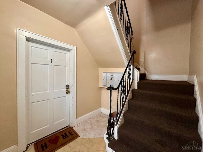1025 Dana Avenue, Cincinnati, OH 45229 Photo 9