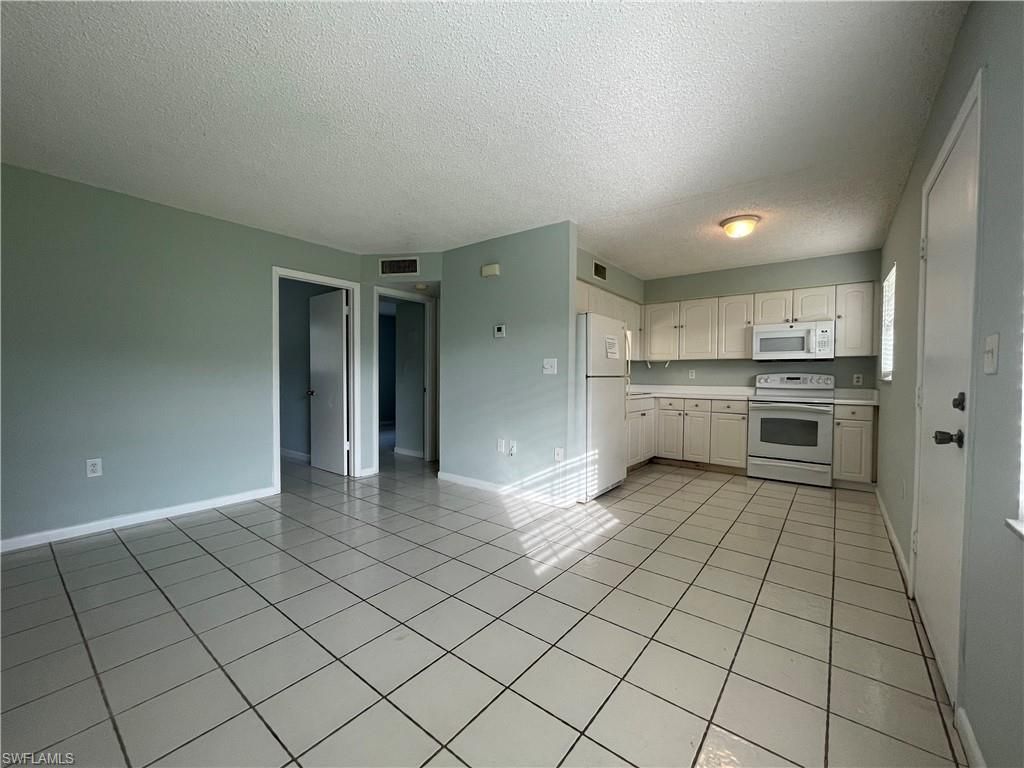 3325 Airport Rd N, Unit R2, Naples, FL 34105 Photo