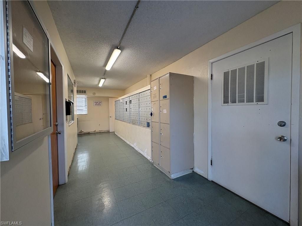 3325 Airport Rd N, Unit R2, Naples, FL 34105 Photo