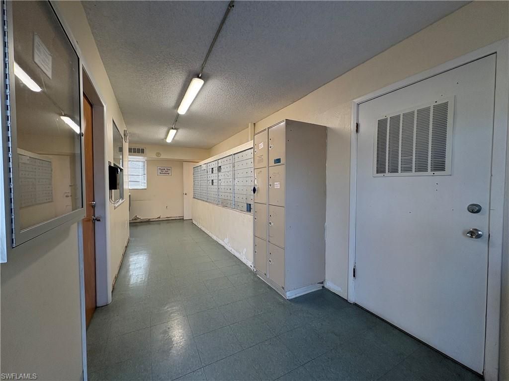 3325 Airport Rd N, Unit R2, Naples, FL 34105 Photo