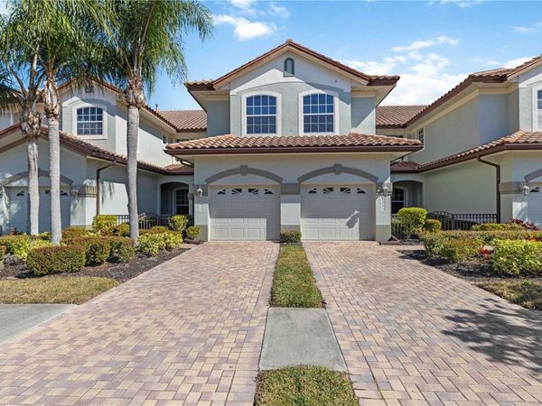 8239 MIRAMAR WAY, Unit 102, LAKEWOOD RANCH, FL 34202