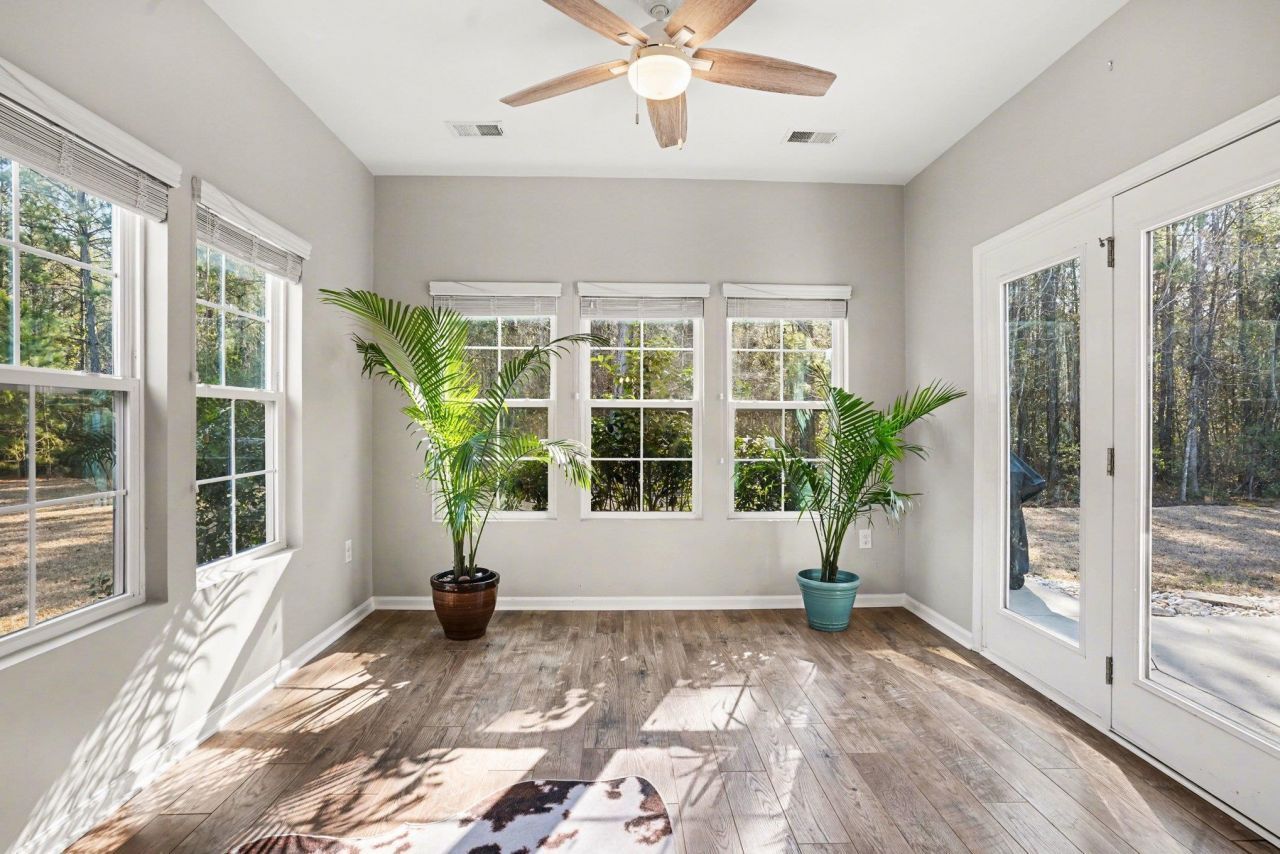 721 Devon Estate Ave.  Photo 10