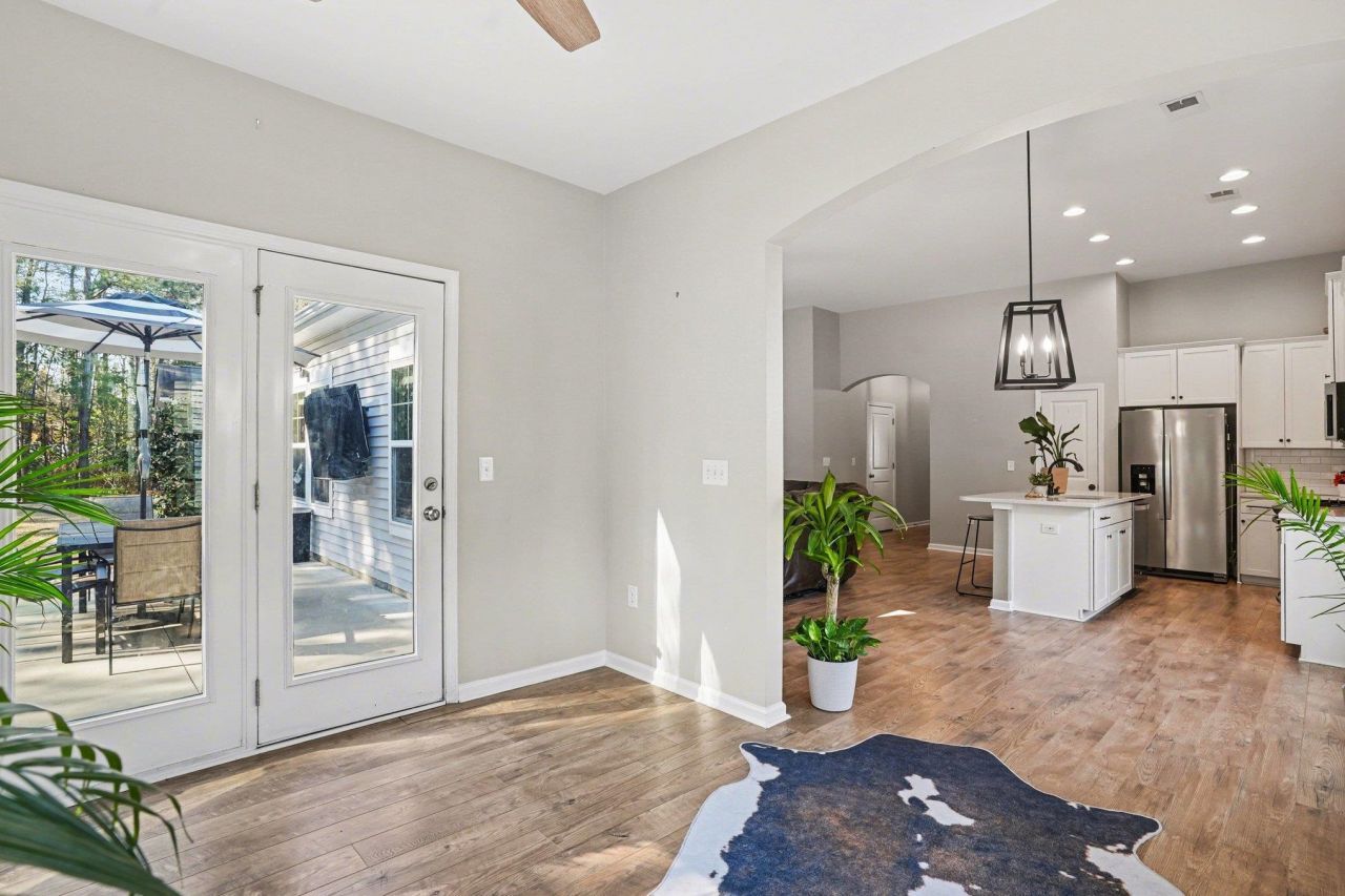 721 Devon Estate Ave.  Photo 11