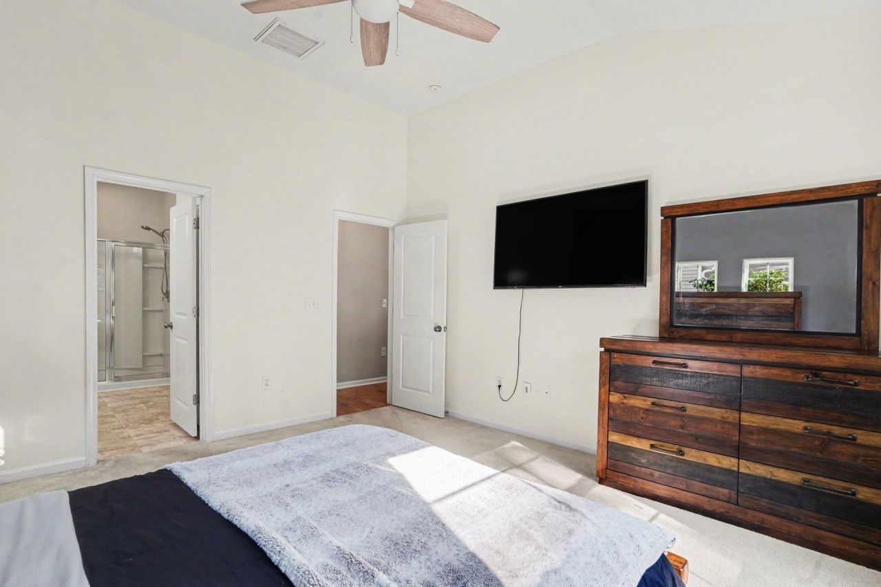 721 Devon Estate Ave.  Photo 21