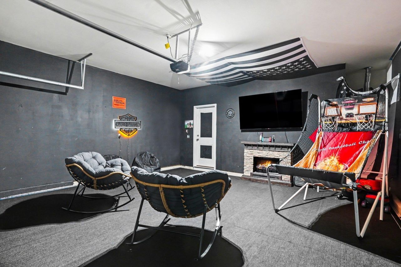 721 Devon Estate Ave.  Photo 25