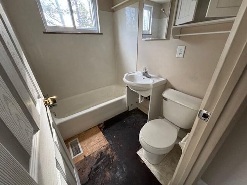 3855 -3857 Doney Street , Columbus, OH 43213 Photo 5